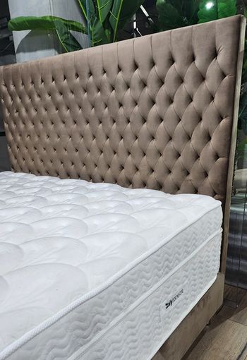 Manželská posteľ CHESTERFIELD KONTI