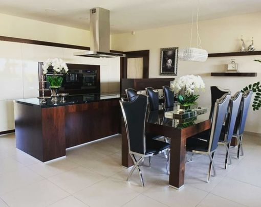 Jedálenská stolička JS99