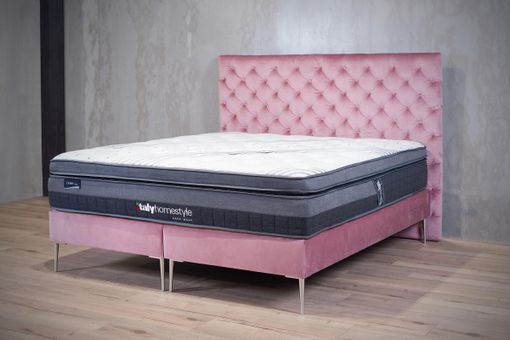 Manželská posteľ Chesterfield