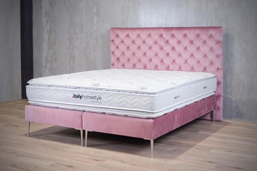 Manželská posteľ Chesterfield