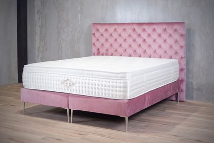 Manželsk&aacute; posteľ Chesterfield